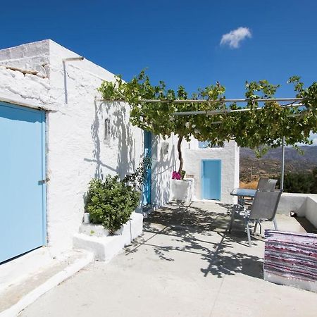Vatha Traditional Cottage With A View Menetaí Екстериор снимка