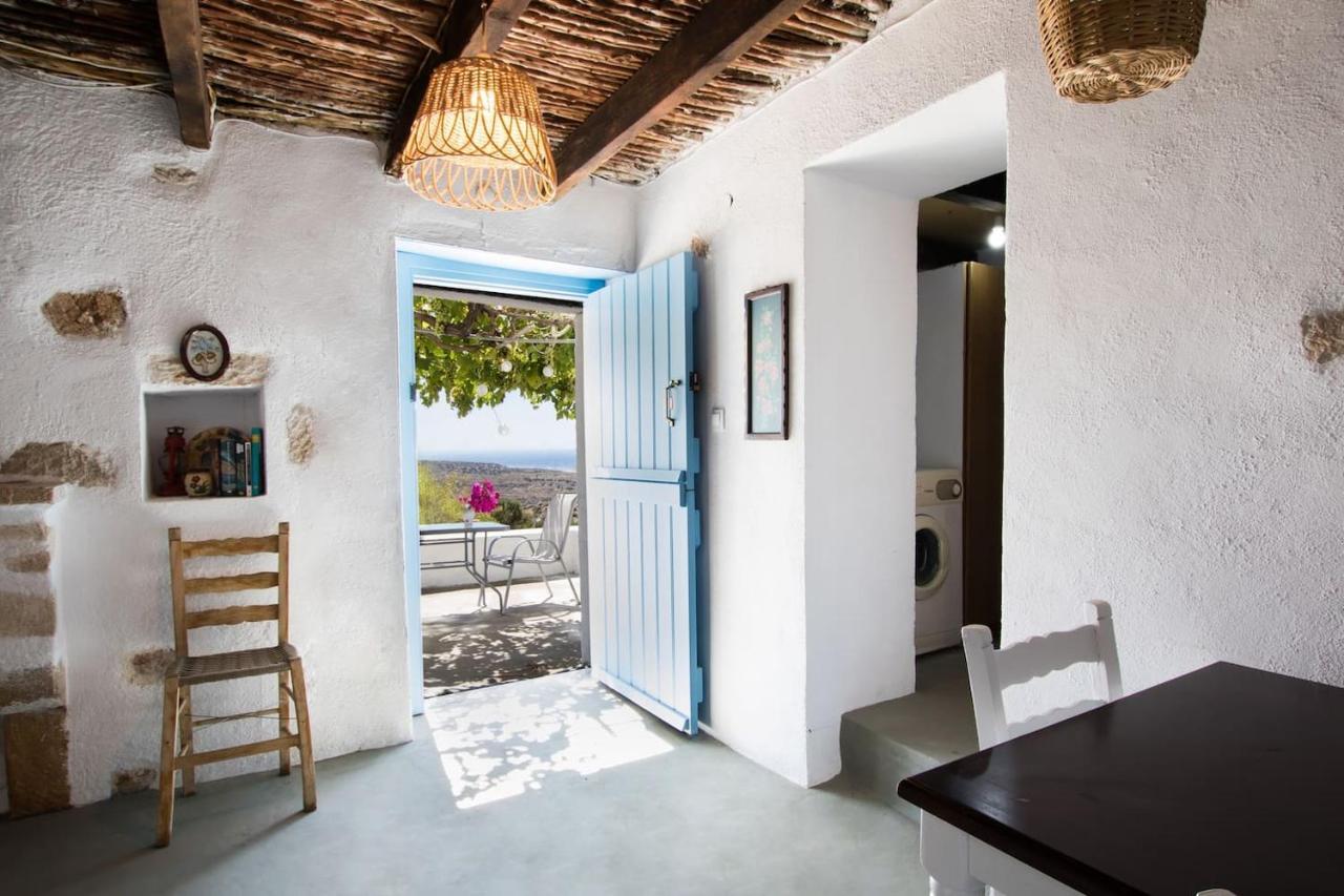 Vatha Traditional Cottage With A View Menetaí Екстериор снимка