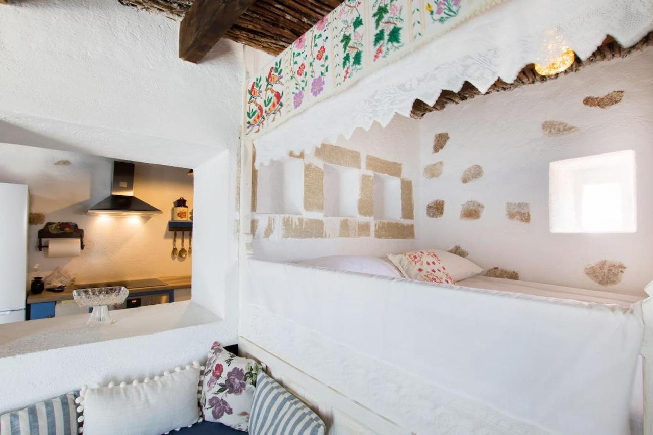 Vatha Traditional Cottage With A View Menetaí Екстериор снимка
