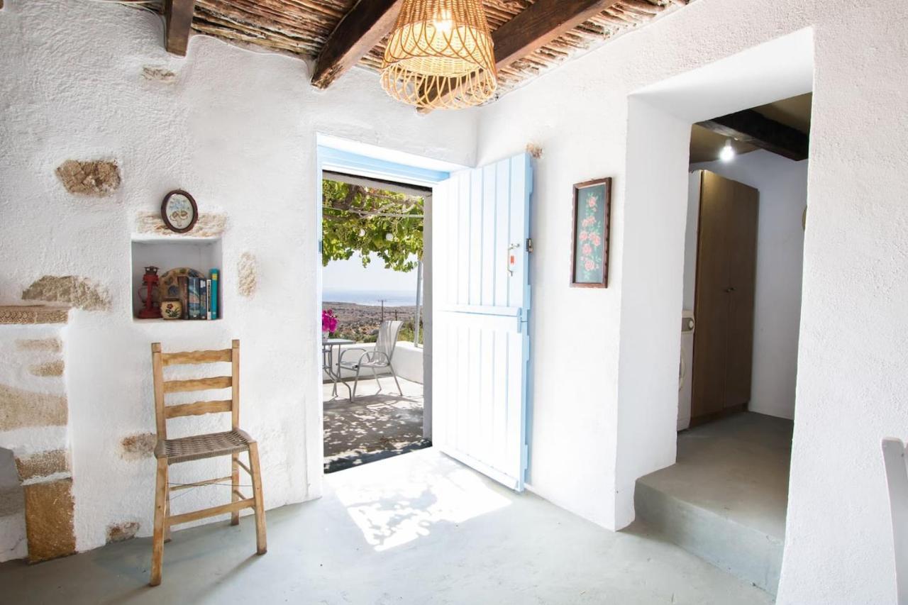 Vatha Traditional Cottage With A View Menetaí Екстериор снимка
