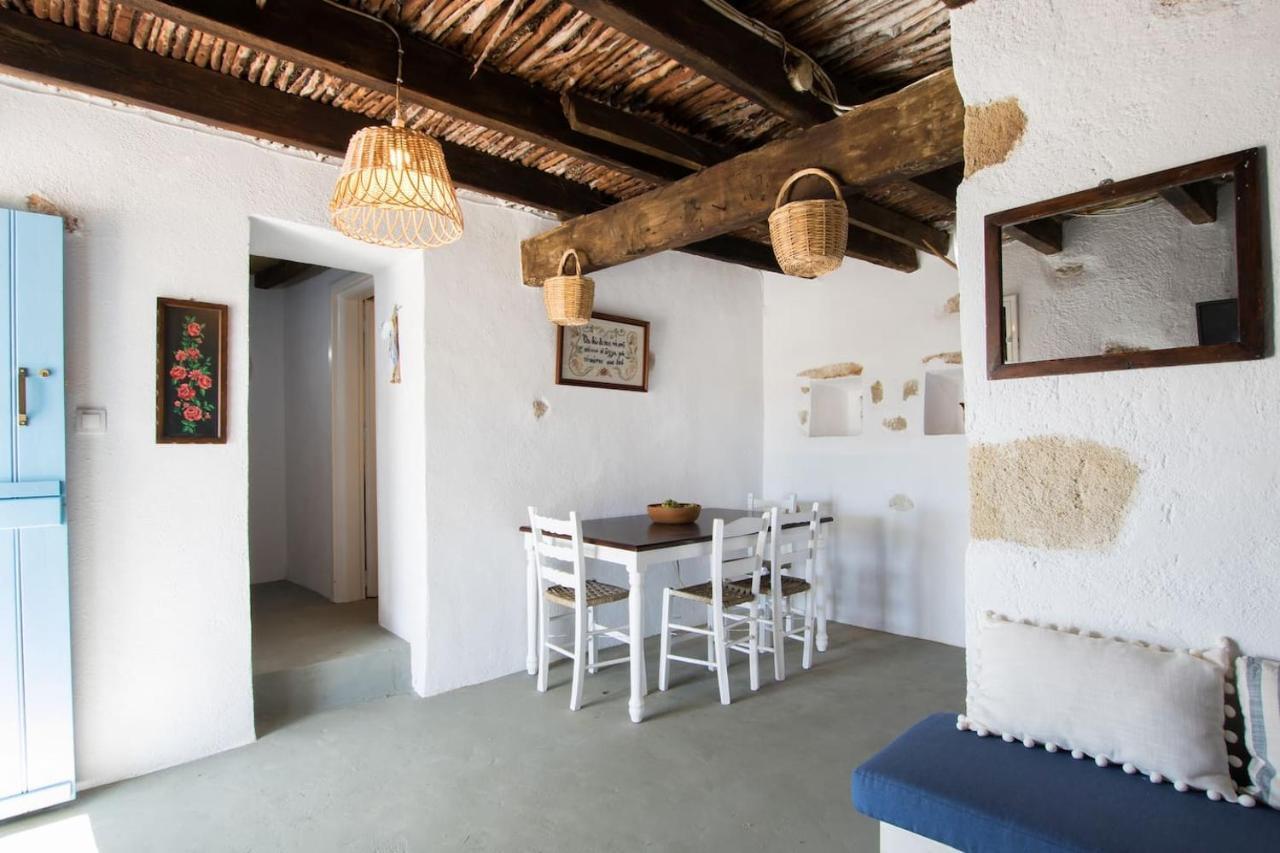 Vatha Traditional Cottage With A View Menetaí Екстериор снимка