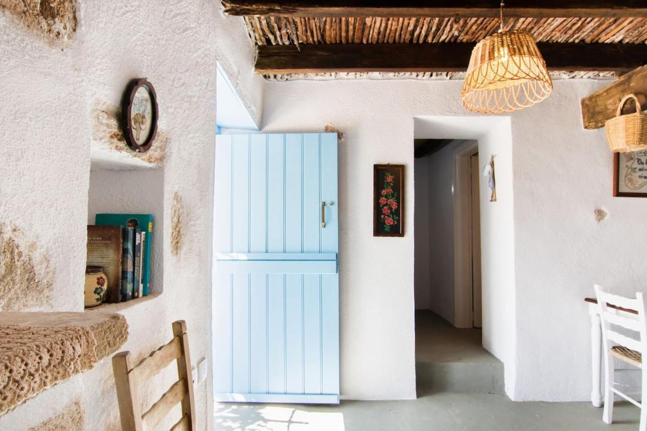 Vatha Traditional Cottage With A View Menetaí Екстериор снимка